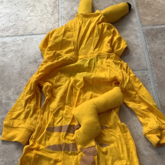 Pikachu Onesie - Picture 2 of 2